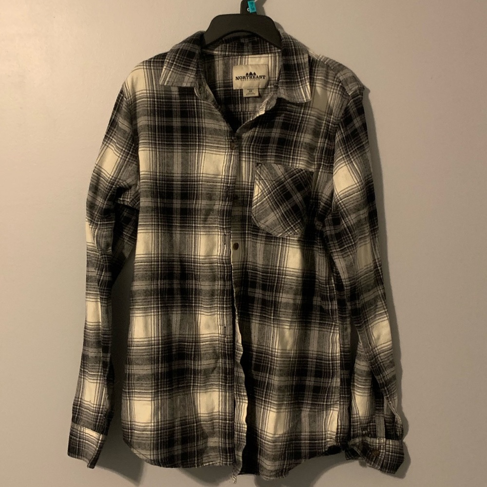 Northeast outfitters black and white flannel size s/m